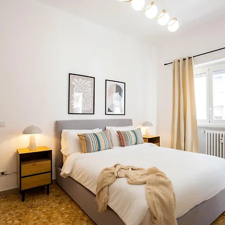 Apartment R&r-tuscolana Spacious Front Of The Subway Rome