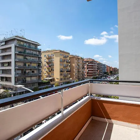 R&r-tuscolana Spacious Front Of The Subway * Rome
