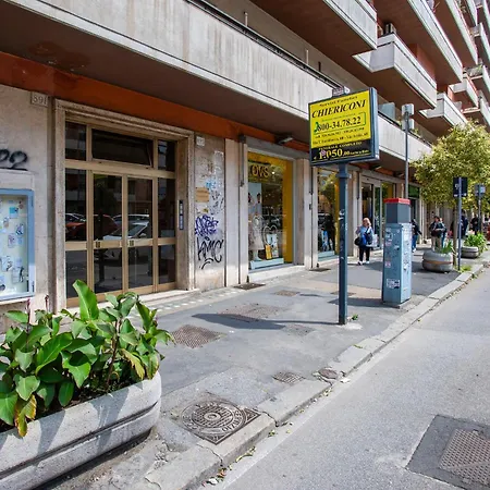 R&r-tuscolana Spacious Front Of The Subway アパート ローマ