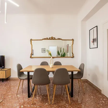 Apartment R&r-tuscolana Spacious Front Of The Subway *