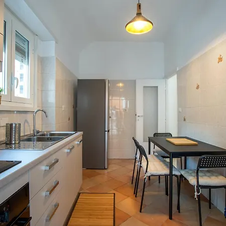 Apartment R&r-tuscolana Spacious Front Of The Subway Rome