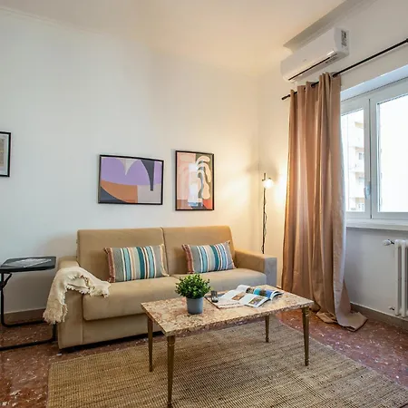 Appartement R&r-tuscolana Spacious Front Of The Subway Rome